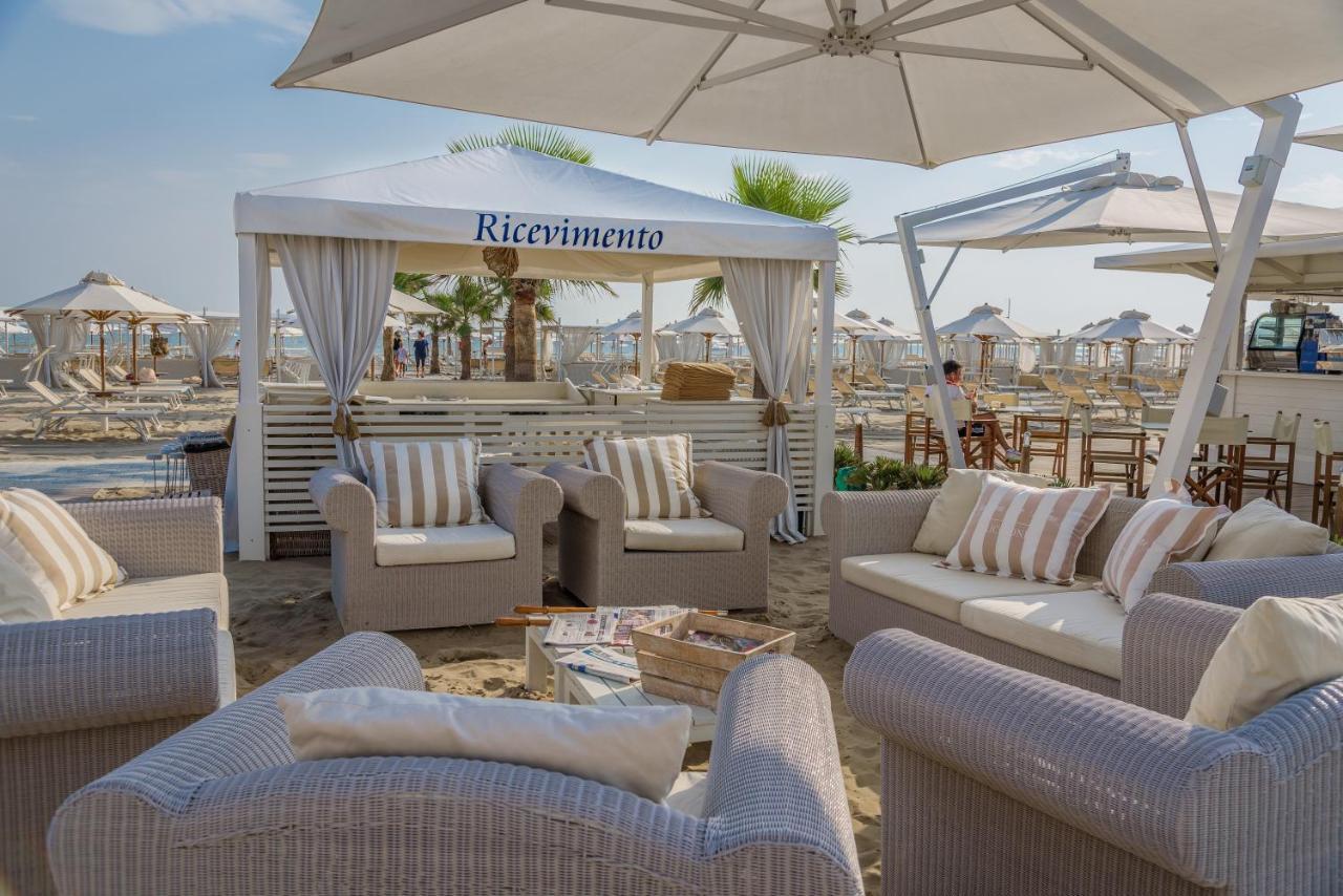 Hotel Lungomare Riccione Exterior foto